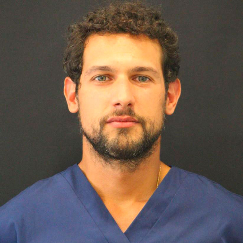 Alejandro Valenzuela Dr Clinica Medicina Estetica EB