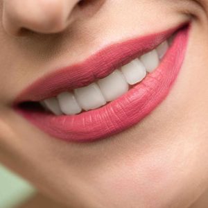 hidratación labios con ácido hialurónico en la clínica de medicina estética de la Dra Elena Berezo