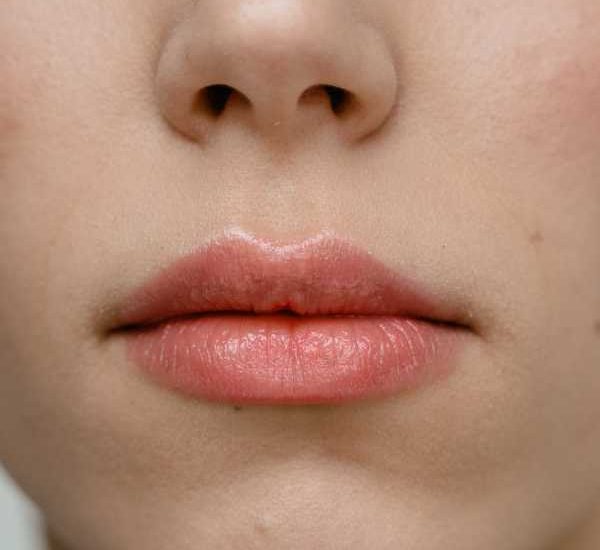 Crema hidratante código de barras en labios Crema hidratante código de barras en labios