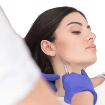 Marcación Mandibular con acido hialurónico en Clinica de Medicina Estética EB