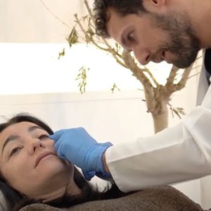 Neuromoduladores Botox. Tratamiento para eliminar arrugas en la clinica de medicina estetica EB Neuromoduladores Botox. Tratamiento para eliminar arrugas en la clinica de medicina estetica EB